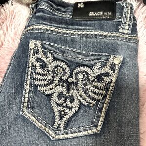 Beautiful grace in LA cropped jeans by 13